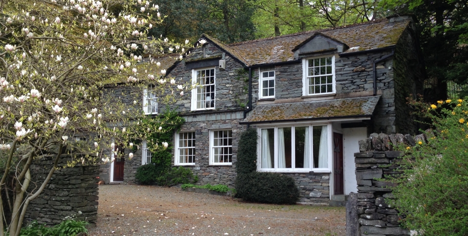 The cottage next to the hotel.  Daffodil is on the top right