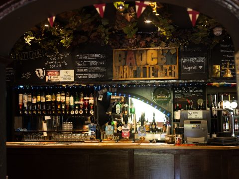 Bar 5492