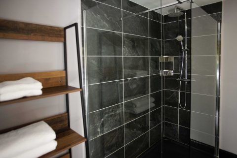 R13 ensuite 5025