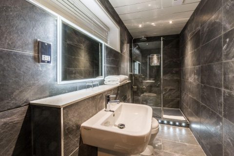 Room 5 ensuite no 2