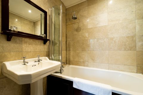 Room 6 ensuite