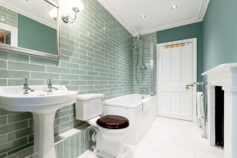 Room 7 ensuite 2