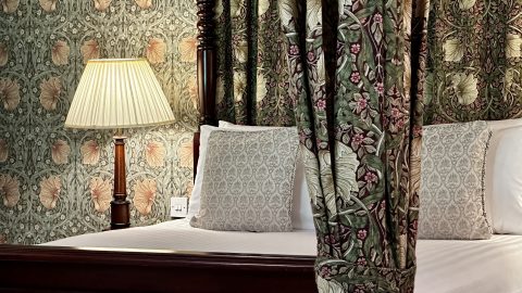 Room 8 detail